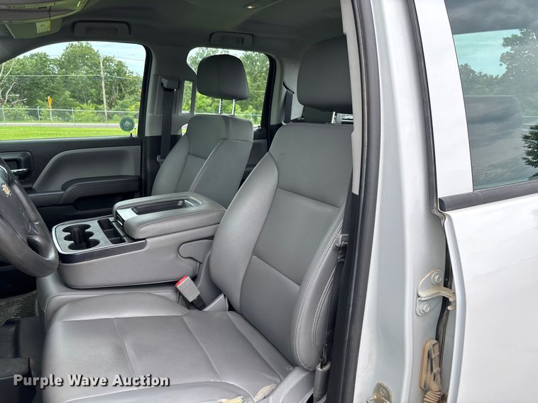 image for item FC1663 2018 Chevrolet Silverado 1500 Ext. Cab pickup truck