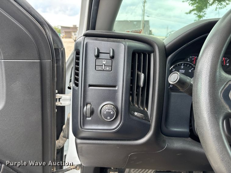 image for item FC1663 2018 Chevrolet Silverado 1500 Ext. Cab pickup truck
