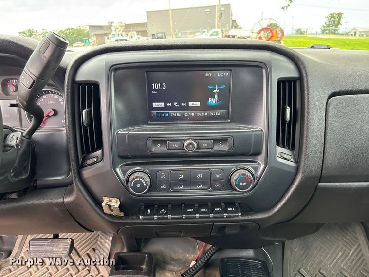 image for item FC1663 2018 Chevrolet Silverado 1500 Ext. Cab pickup truck