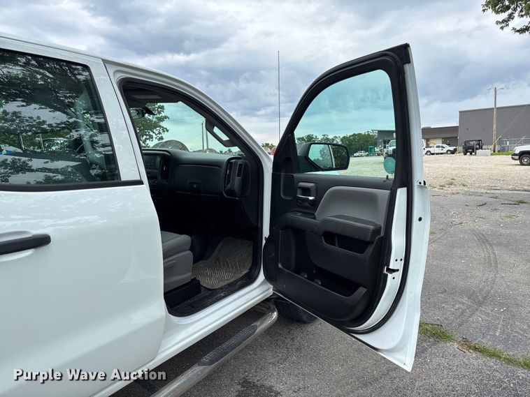 image for item FC1663 2018 Chevrolet Silverado 1500 Ext. Cab pickup truck