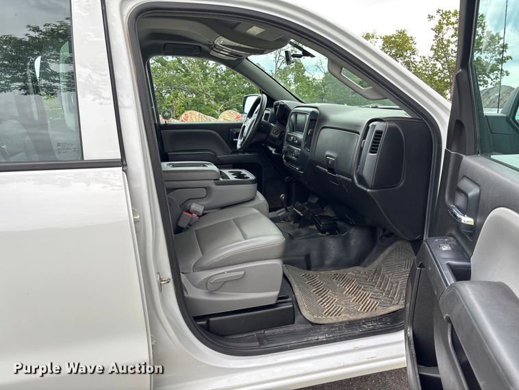 image for item FC1663 2018 Chevrolet Silverado 1500 Ext. Cab pickup truck