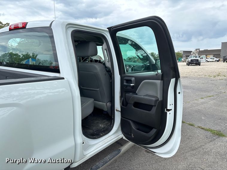 image for item FC1663 2018 Chevrolet Silverado 1500 Ext. Cab pickup truck