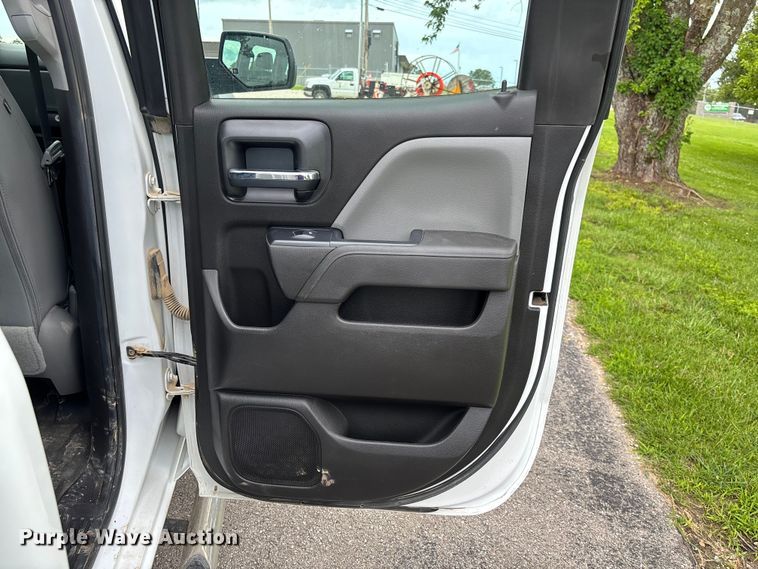 image for item FC1663 2018 Chevrolet Silverado 1500 Ext. Cab pickup truck