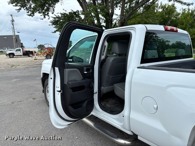 image for item FC1663 2018 Chevrolet Silverado 1500 Ext. Cab pickup truck