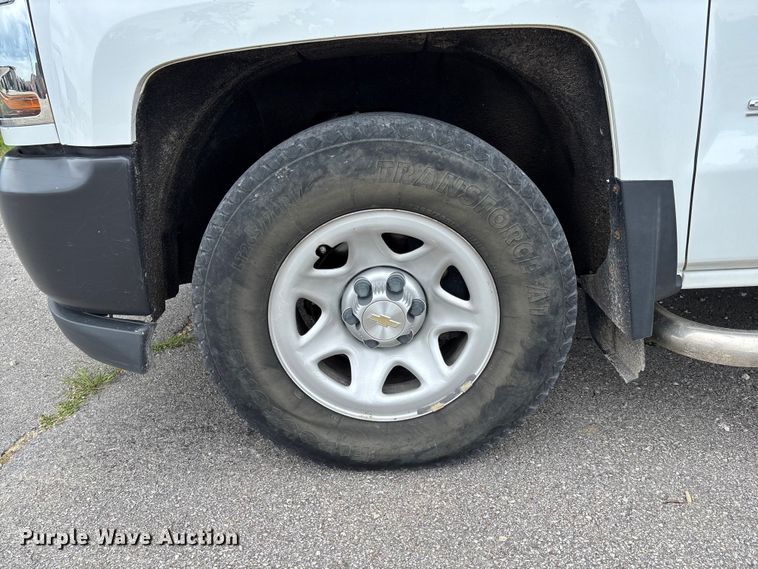 image for item FC1663 2018 Chevrolet Silverado 1500 Ext. Cab pickup truck