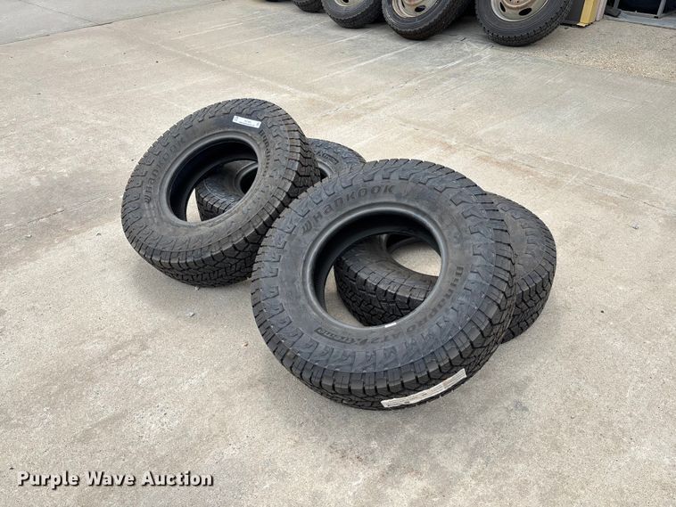 image for item FC1665 (4) Hankook DynaPro AT2 265/75R16 tires