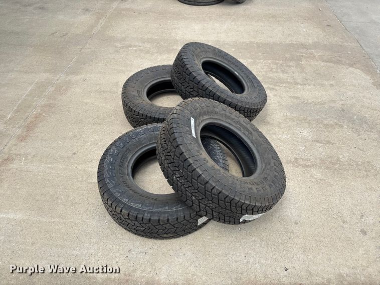 image for item FC1665 (4) Hankook DynaPro AT2 265/75R16 tires