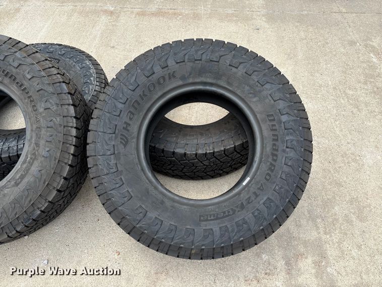 image for item FC1665 (4) Hankook DynaPro AT2 265/75R16 tires