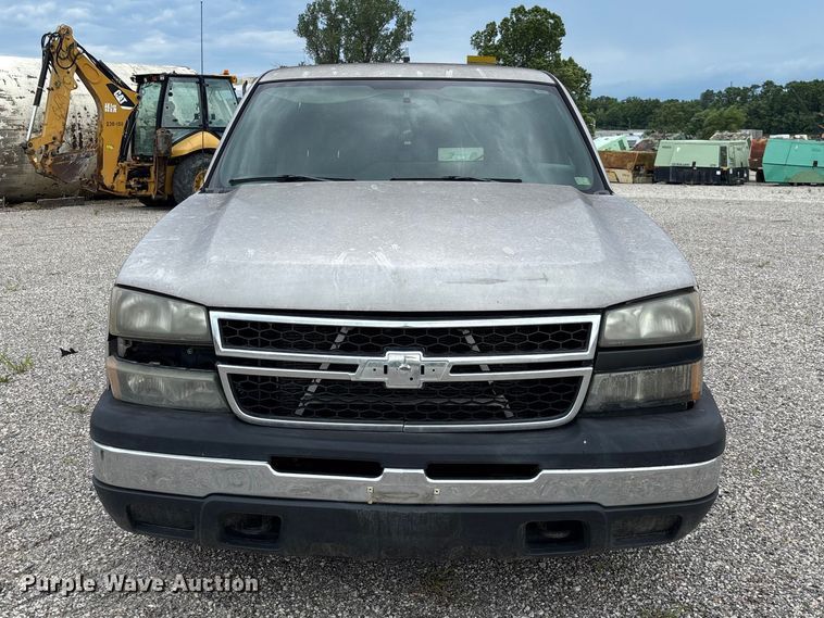 image for item FC1669 2007 Chevrolet Silverado 1500 pickup truck