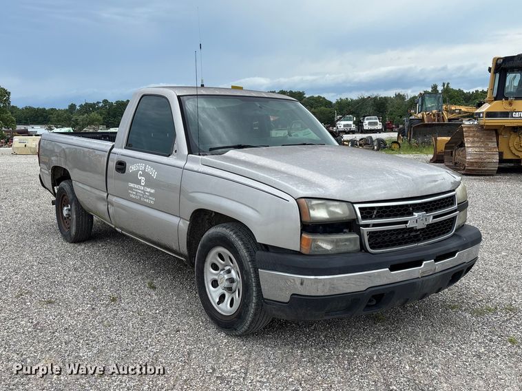 image for item FC1669 2007 Chevrolet Silverado 1500 pickup truck