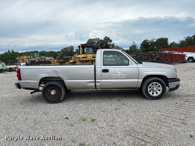 image for item FC1669 2007 Chevrolet Silverado 1500 pickup truck
