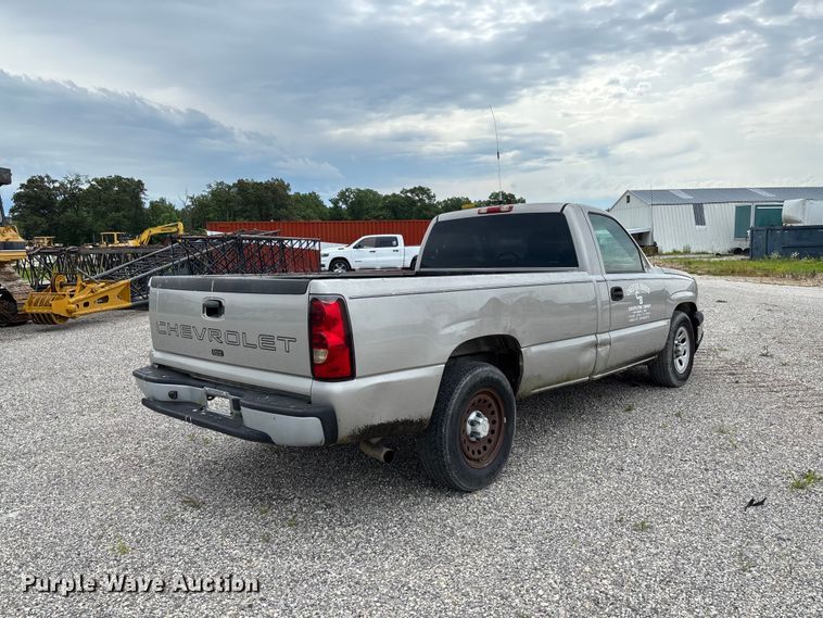 image for item FC1669 2007 Chevrolet Silverado 1500 pickup truck
