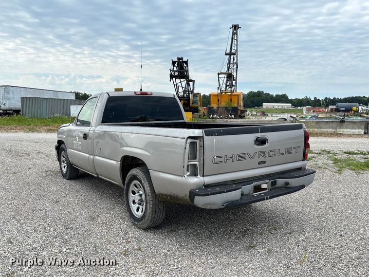image for item FC1669 2007 Chevrolet Silverado 1500 pickup truck