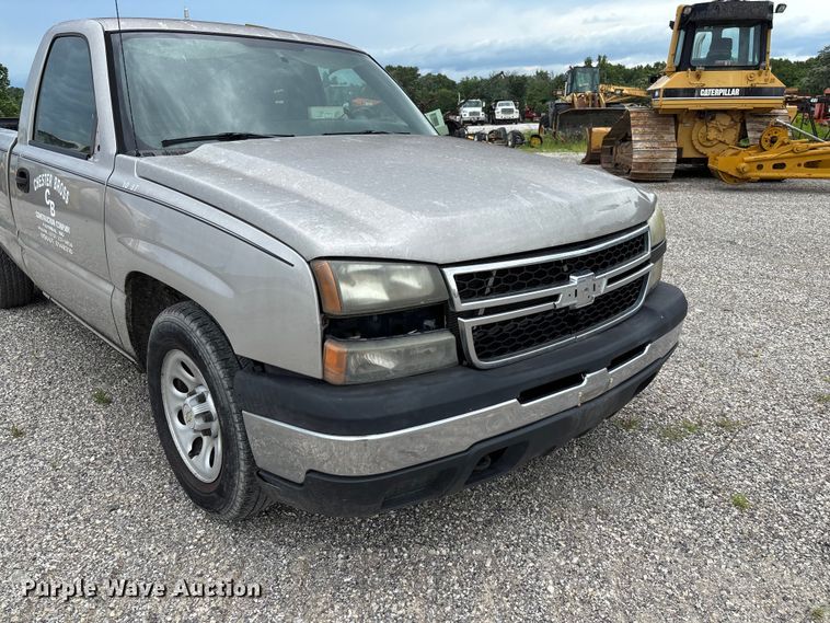 image for item FC1669 2007 Chevrolet Silverado 1500 pickup truck