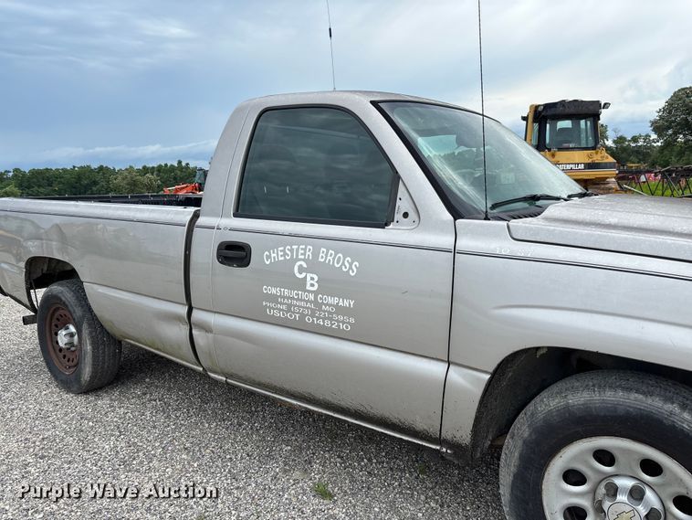 image for item FC1669 2007 Chevrolet Silverado 1500 pickup truck
