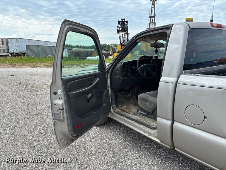 image for item FC1669 2007 Chevrolet Silverado 1500 pickup truck
