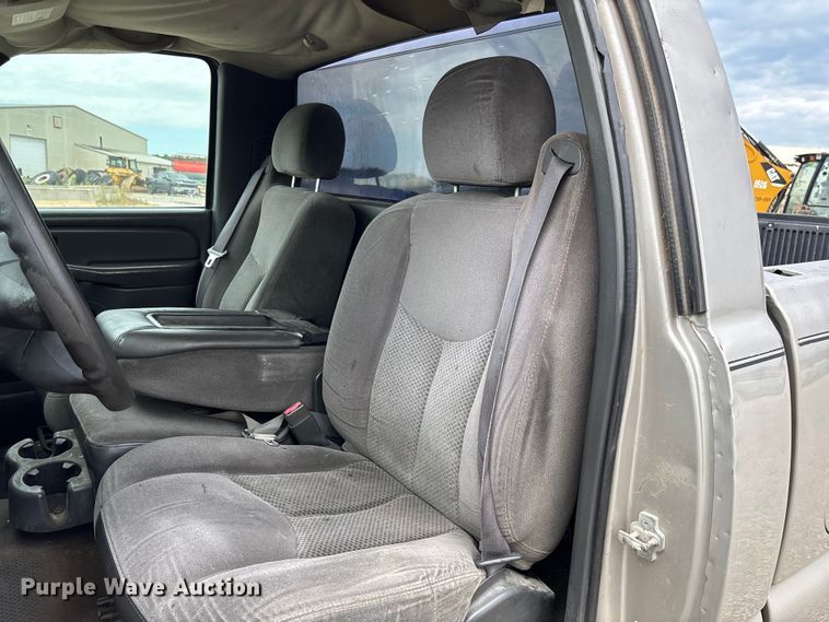 image for item FC1669 2007 Chevrolet Silverado 1500 pickup truck
