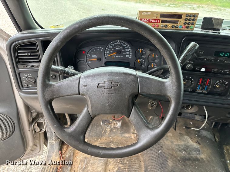 image for item FC1669 2007 Chevrolet Silverado 1500 pickup truck
