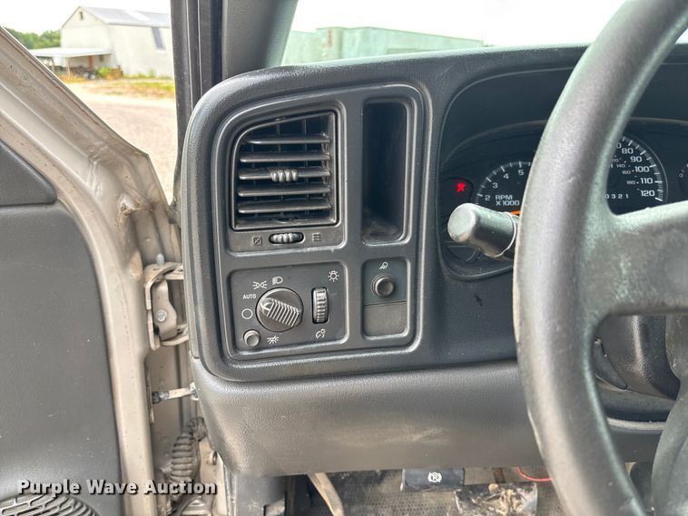 image for item FC1669 2007 Chevrolet Silverado 1500 pickup truck