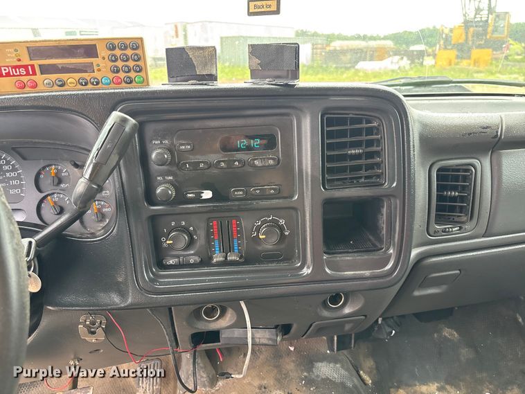 image for item FC1669 2007 Chevrolet Silverado 1500 pickup truck