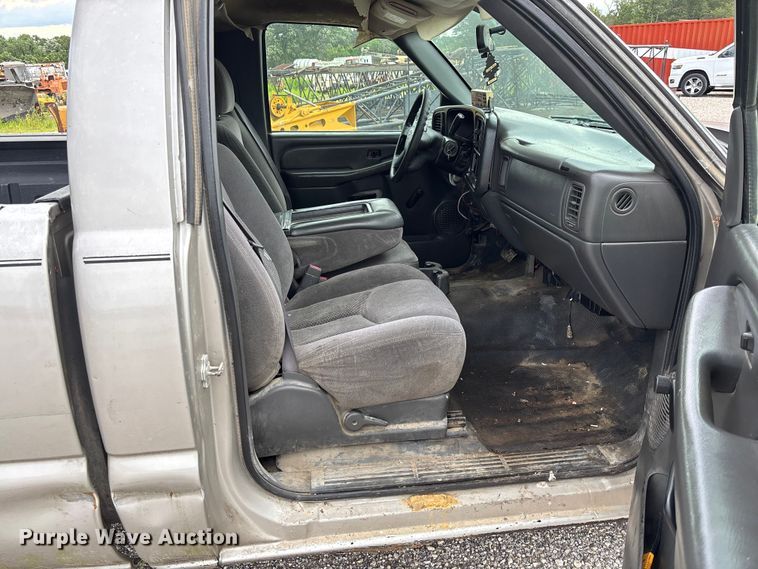 image for item FC1669 2007 Chevrolet Silverado 1500 pickup truck