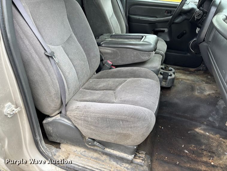 image for item FC1669 2007 Chevrolet Silverado 1500 pickup truck