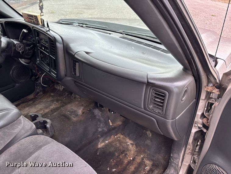 image for item FC1669 2007 Chevrolet Silverado 1500 pickup truck