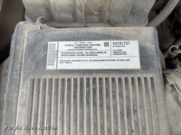 image for item FC1669 2007 Chevrolet Silverado 1500 pickup truck