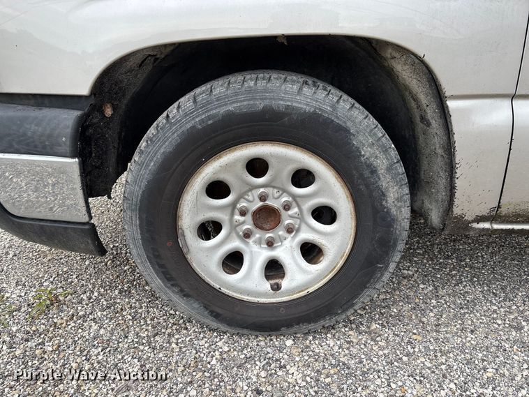 image for item FC1669 2007 Chevrolet Silverado 1500 pickup truck
