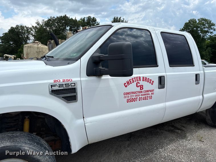 image for item FC1670 2008 Ford F250 Super Duty Crew Cab pickup truck