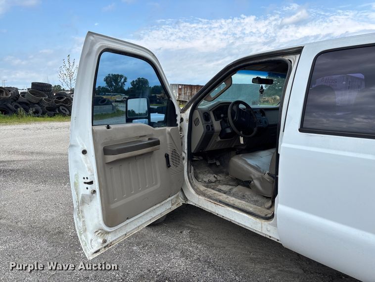 image for item FC1670 2008 Ford F250 Super Duty Crew Cab pickup truck