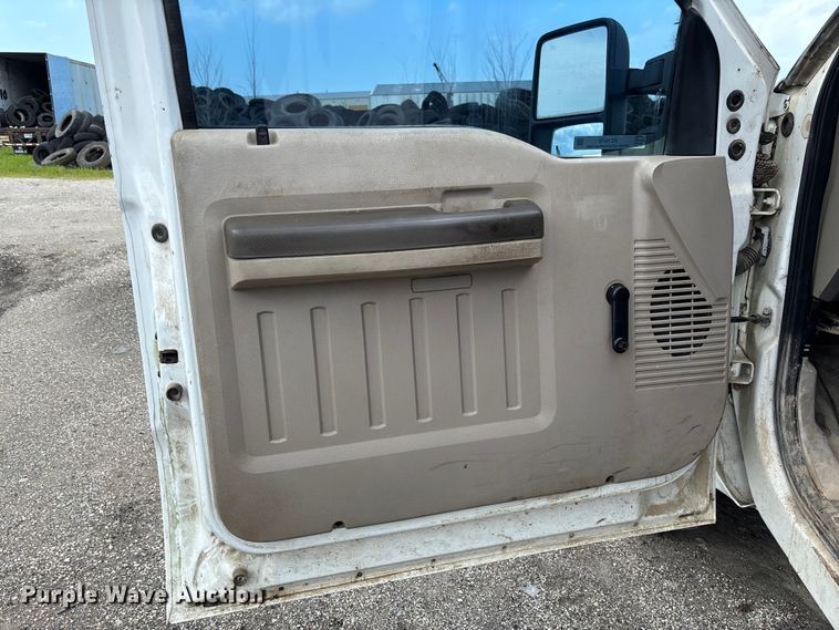 image for item FC1670 2008 Ford F250 Super Duty Crew Cab pickup truck
