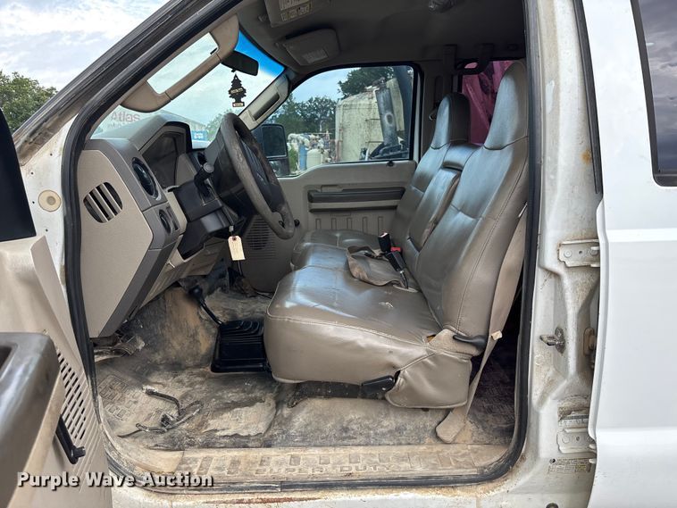 image for item FC1670 2008 Ford F250 Super Duty Crew Cab pickup truck
