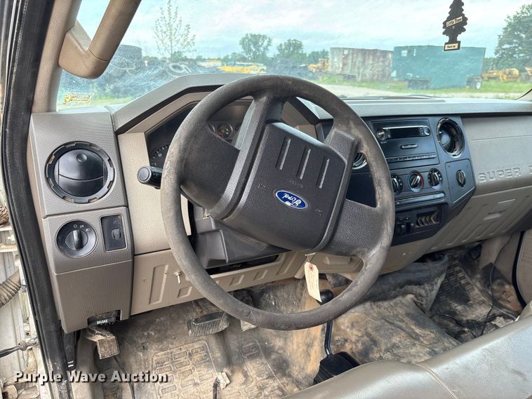image for item FC1670 2008 Ford F250 Super Duty Crew Cab pickup truck