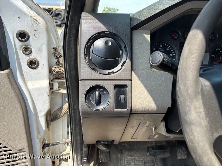 image for item FC1670 2008 Ford F250 Super Duty Crew Cab pickup truck