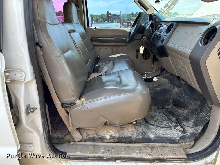 image for item FC1670 2008 Ford F250 Super Duty Crew Cab pickup truck