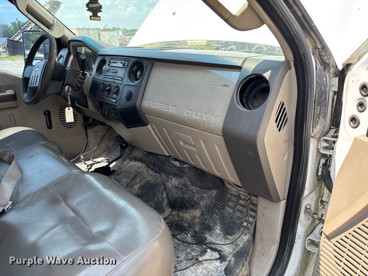 image for item FC1670 2008 Ford F250 Super Duty Crew Cab pickup truck