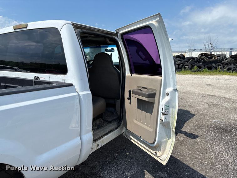 image for item FC1670 2008 Ford F250 Super Duty Crew Cab pickup truck