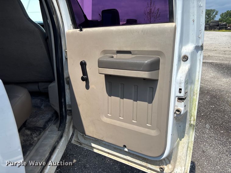 image for item FC1670 2008 Ford F250 Super Duty Crew Cab pickup truck