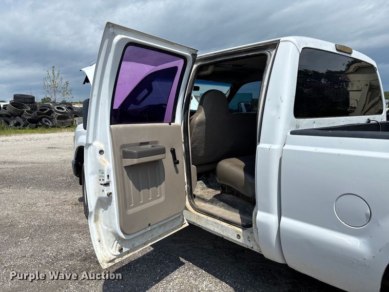 image for item FC1670 2008 Ford F250 Super Duty Crew Cab pickup truck