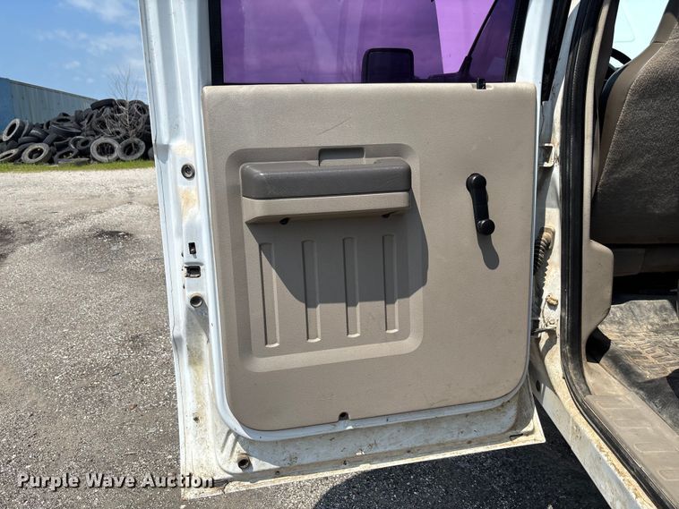 image for item FC1670 2008 Ford F250 Super Duty Crew Cab pickup truck
