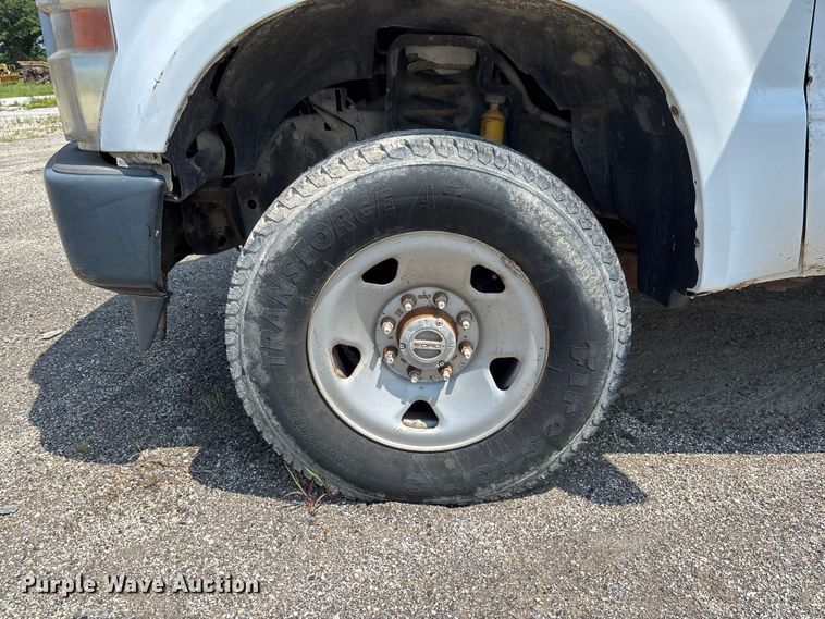 image for item FC1670 2008 Ford F250 Super Duty Crew Cab pickup truck
