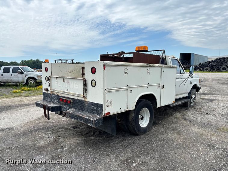 image for item FC1671 1988 Ford F450 Super Duty utility / service truck