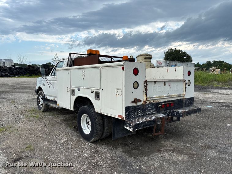 image for item FC1671 1988 Ford F450 Super Duty utility / service truck