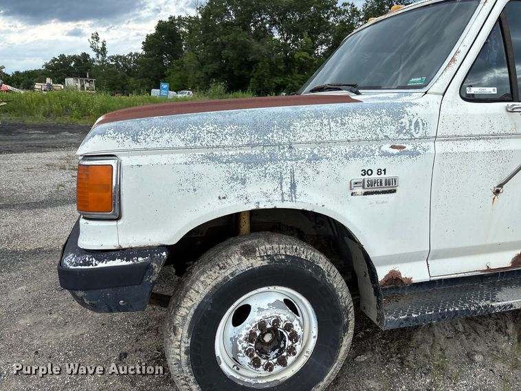 image for item FC1671 1988 Ford F450 Super Duty utility / service truck