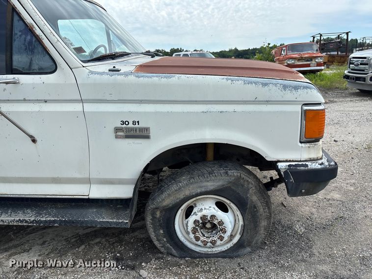 image for item FC1671 1988 Ford F450 Super Duty utility / service truck