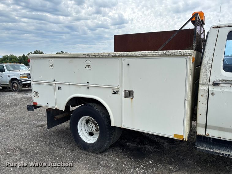 image for item FC1671 1988 Ford F450 Super Duty utility / service truck