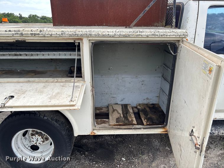 image for item FC1671 1988 Ford F450 Super Duty utility / service truck