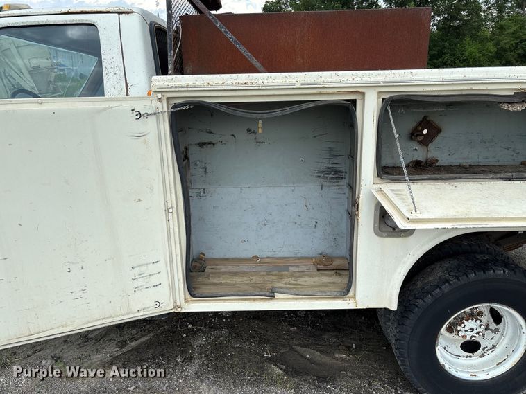 image for item FC1671 1988 Ford F450 Super Duty utility / service truck