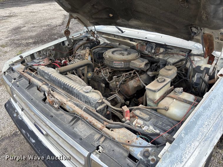 image for item FC1671 1988 Ford F450 Super Duty utility / service truck